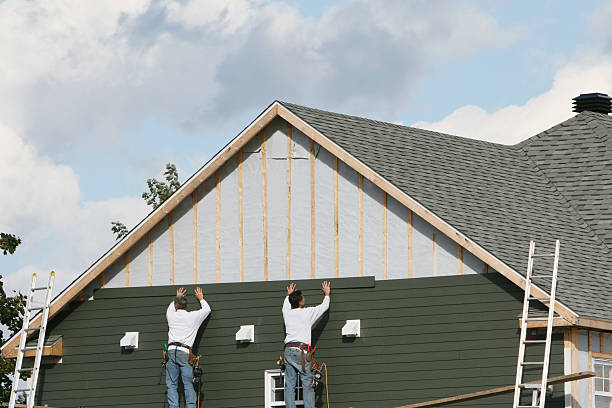 Professional Siding Installation technician working in Unionville, NC